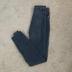 Black skinny jeans